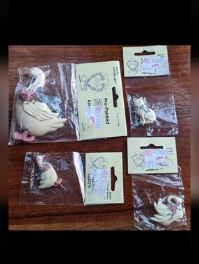 *NWT* Pre-Painted Geese & Cat Resin Embellishments